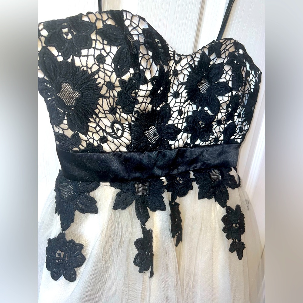 Size 3/4 ivory strapless homecoming dress